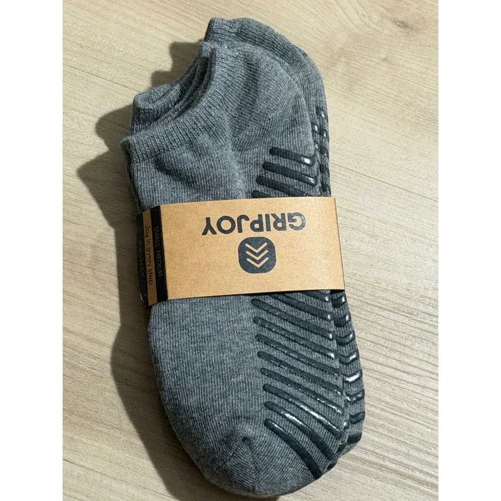 GRIPJOY Low Cut Grip Socks Gray S/M 3 Pack Unisex Non-Slip Yoga Pilates Fitness